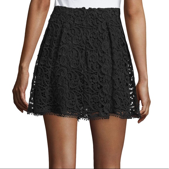 Hiche Crochet-Lace Pleated Mini Black Skirt - Picture 2 of 3